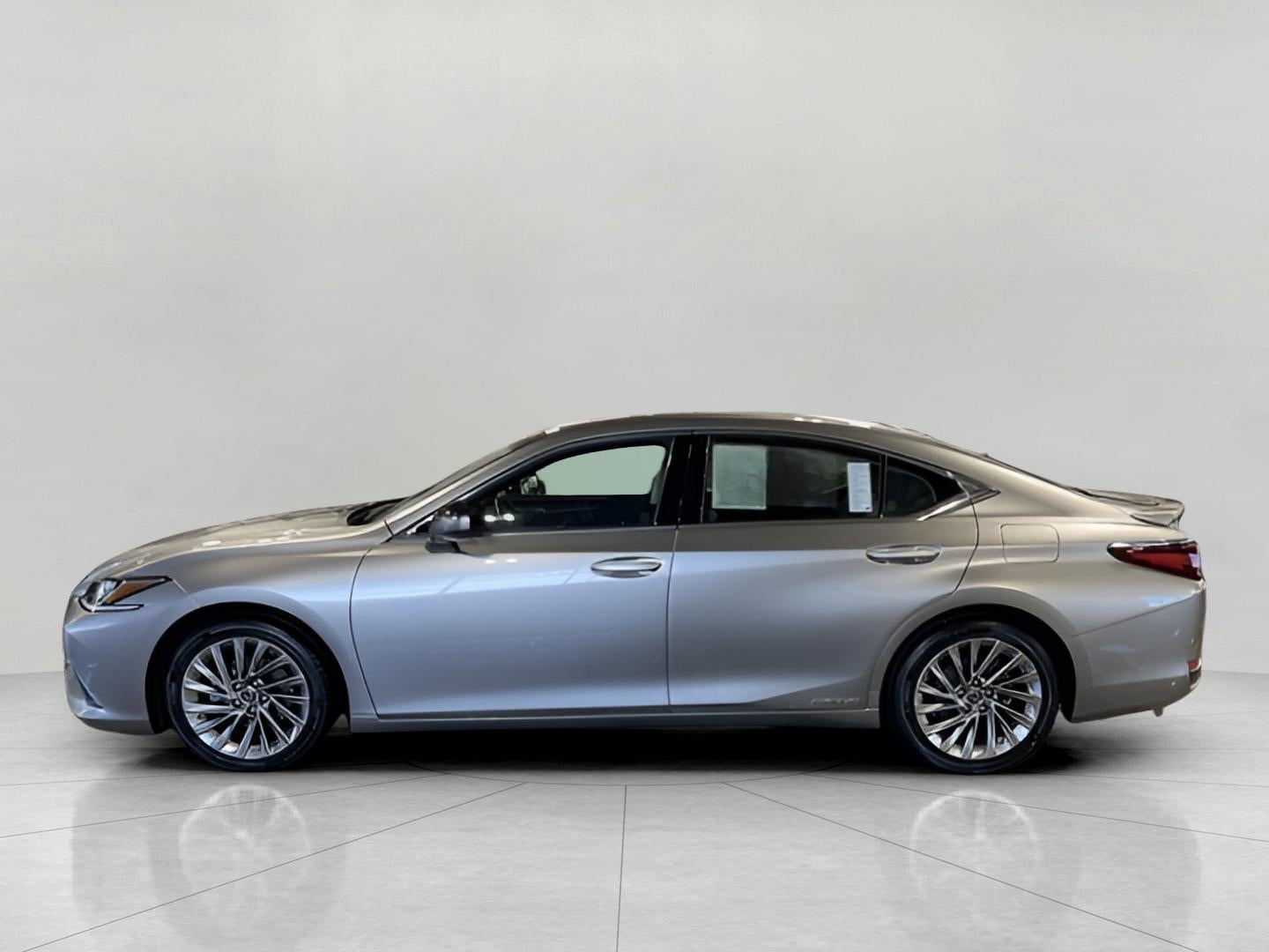 2019 Lexus ES ES 300h Luxury FWD