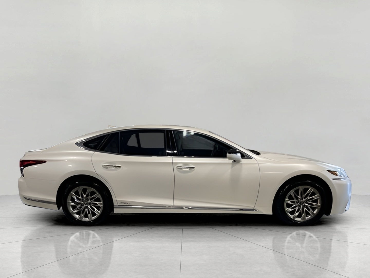 2019 Lexus LS LS 500h AWD