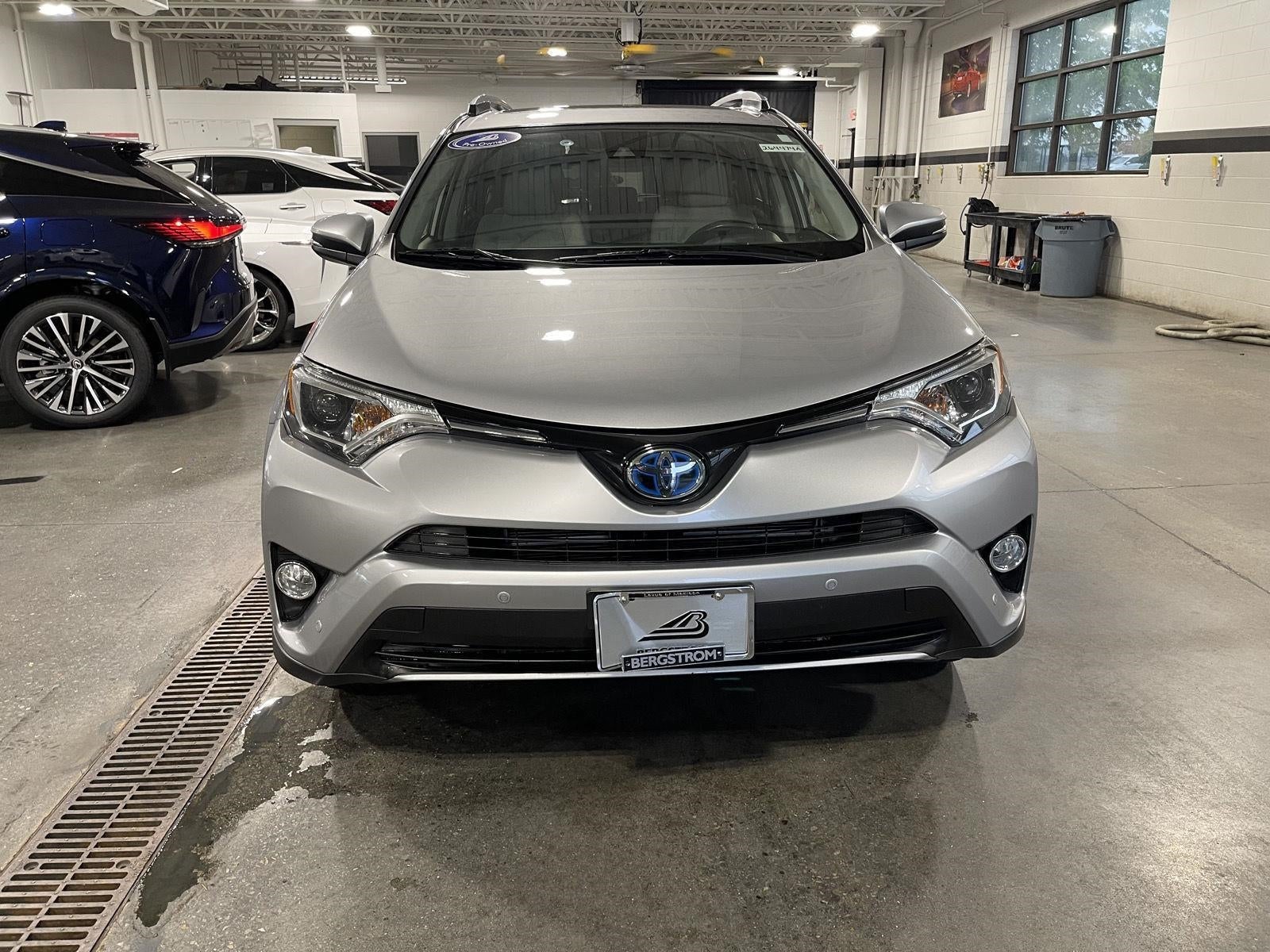 2017 Toyota RAV4 Hybrid XLE AWD