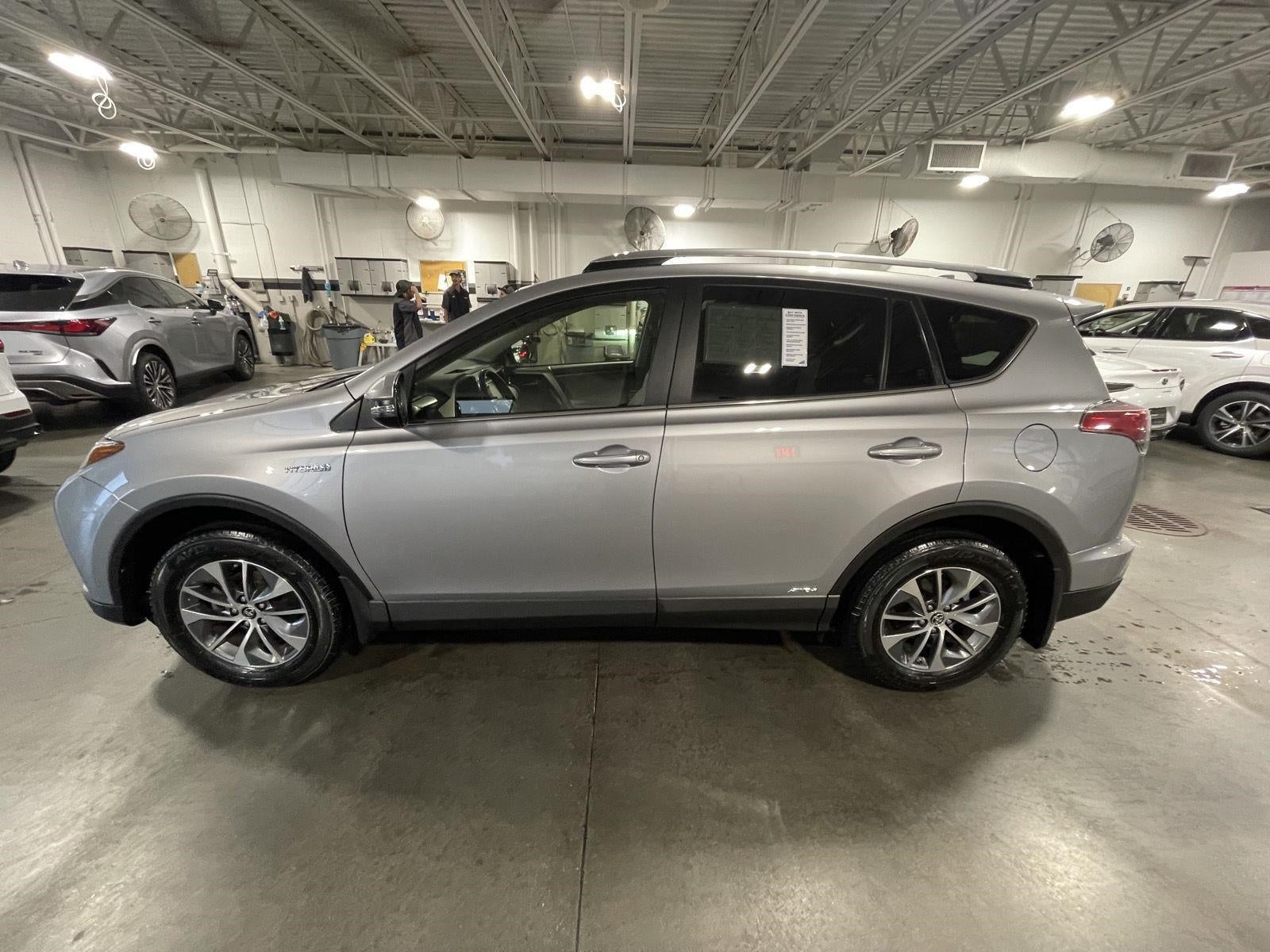 2017 Toyota RAV4 Hybrid XLE AWD