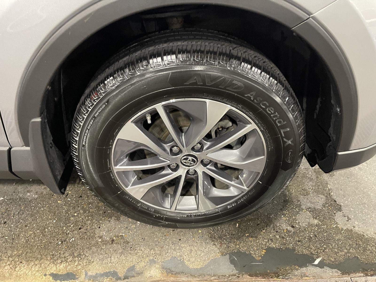 2017 Toyota RAV4 Hybrid XLE AWD