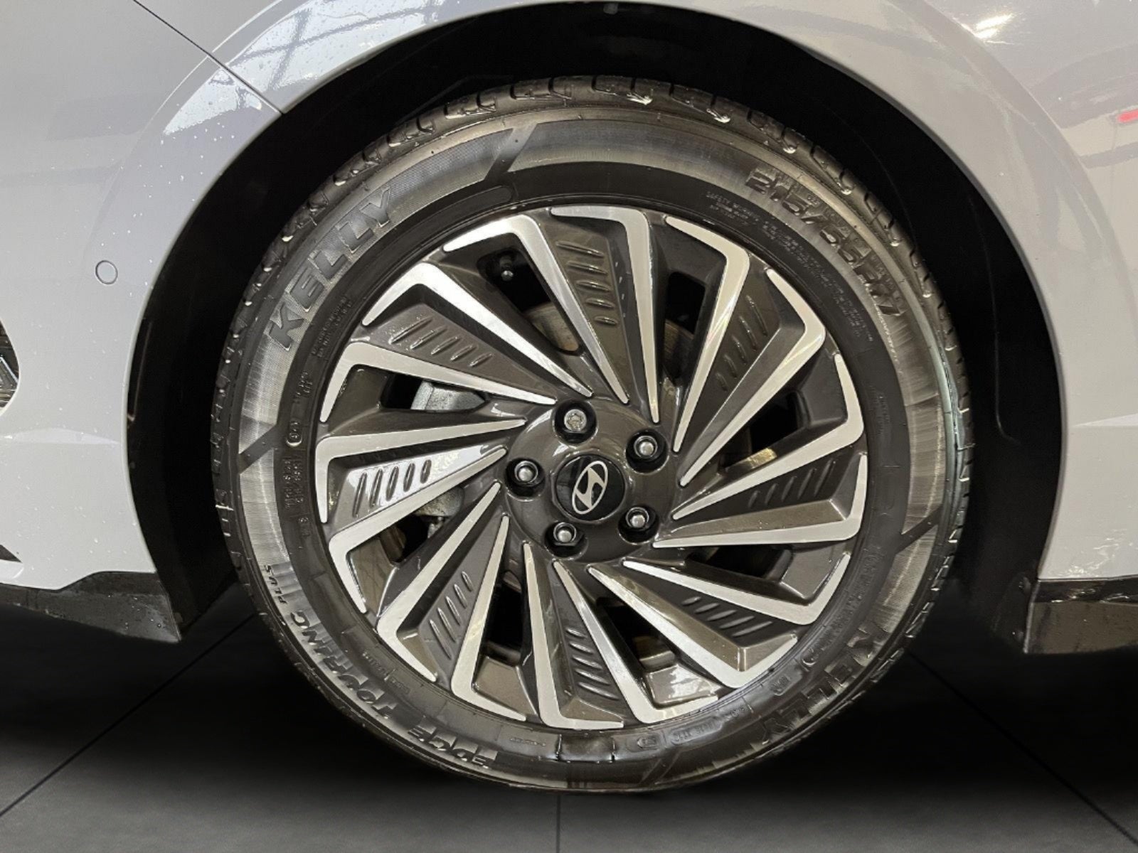 2024 Hyundai Sonata Hybrid Limited 2.0L