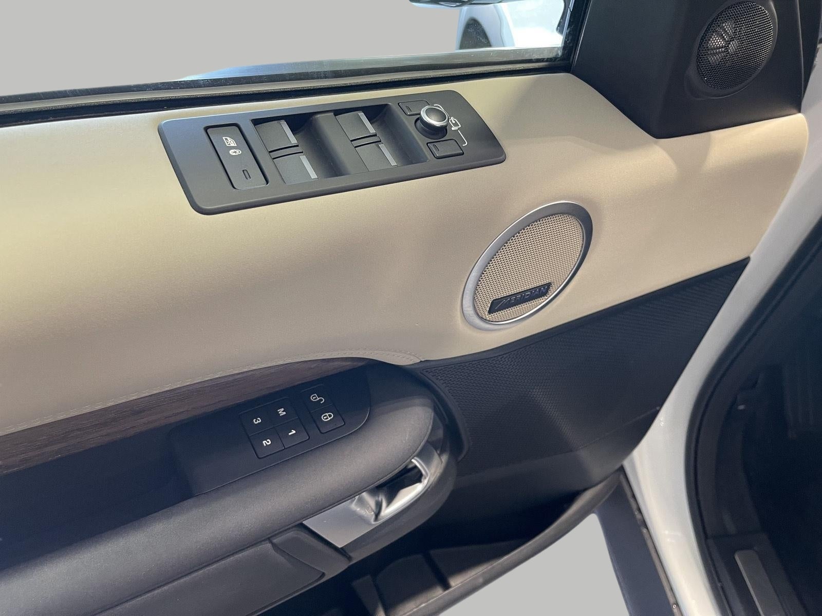 2020 Land Rover Discovery HSE V6 Supercharged