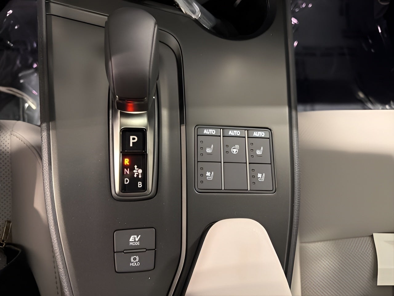 2026 Lexus UX HYBRID UX 300h PREMIUM AWD