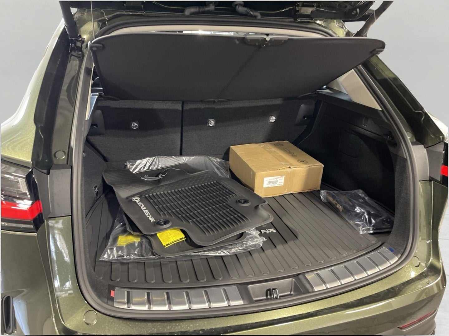 2026 Lexus NX PLUG-IN HYBRID ELECTRIC VEHICLE NX 450h+ PREMIUM AWD