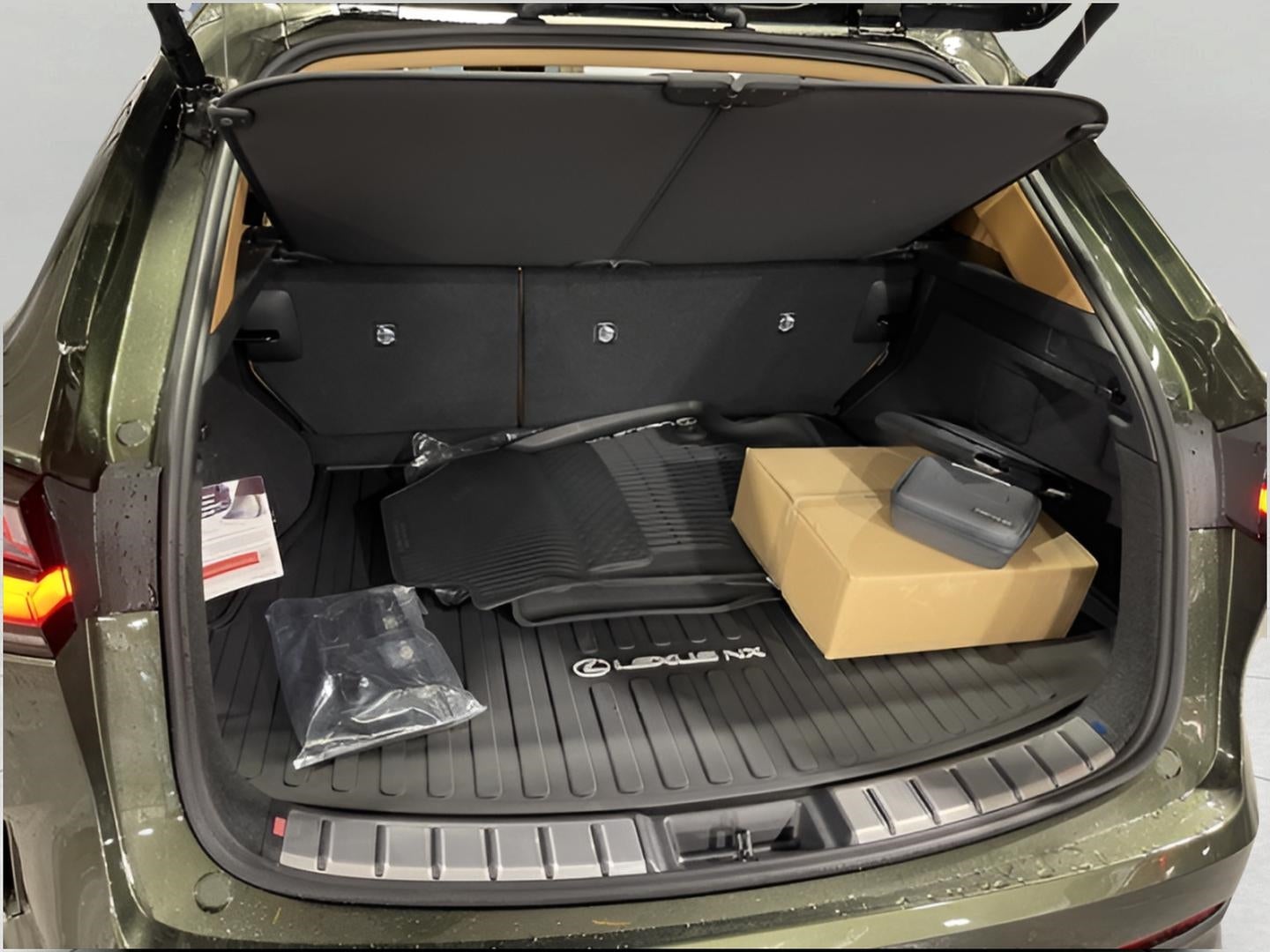 2026 Lexus NX PLUG-IN HYBRID ELECTRIC VEHICLE NX 450h+ LUXURY AWD