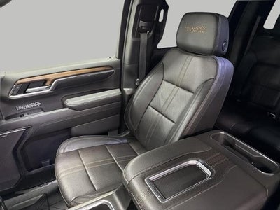 2022 Chevrolet Silverado 1500 4WD Crew Cab 147 High Country