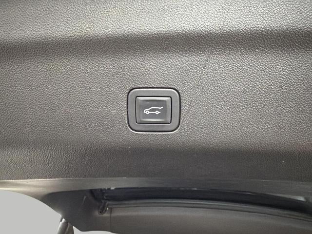 2026 Chevrolet Suburban 4WD 4dr LT