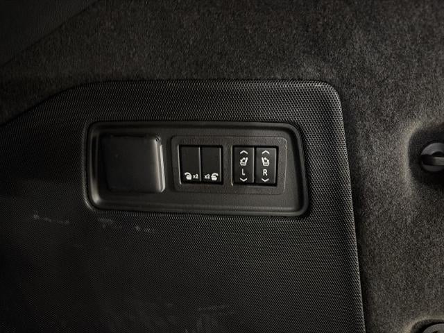 2023 Cadillac Escalade ESV 4WD 4dr Premium Luxury
