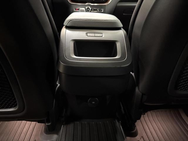 2023 Volvo XC60 B5 AWD Plus Bright Theme