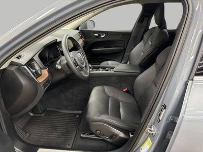 2023 Volvo XC60 B5 AWD Plus Bright Theme