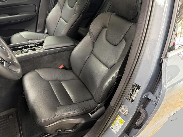 2023 Volvo XC60 B5 AWD Plus Bright Theme