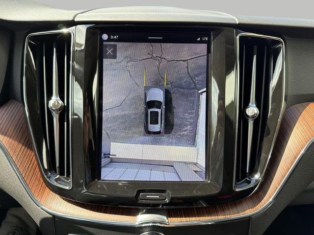 2023 Volvo XC60 B5 AWD Plus Bright Theme