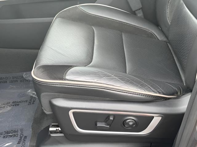 2019 RAM 1500 Laramie 4x4 Crew Cab 5'7 Box