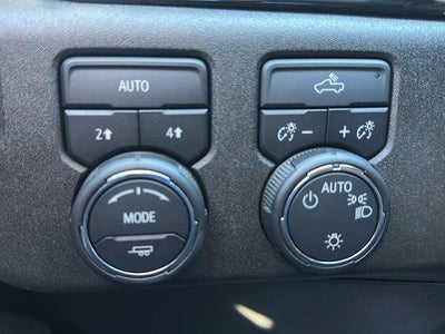 2022 Chevrolet Silverado 1500 4WD Crew Cab 147 LT w/2FL