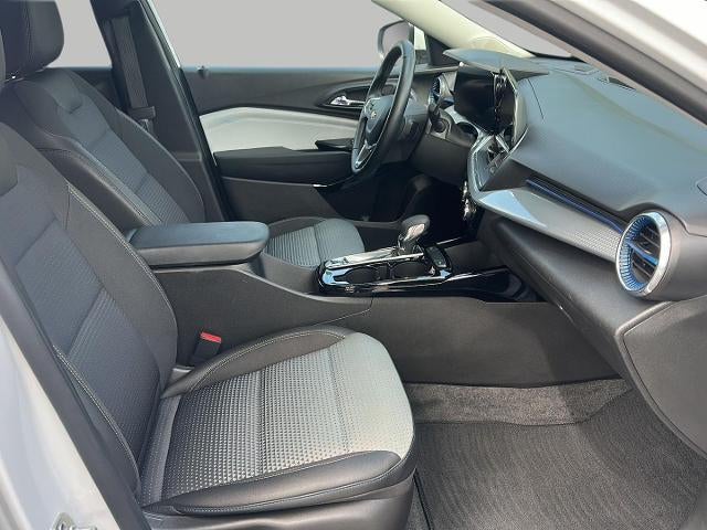 2025 Chevrolet Trax FWD 4dr LT