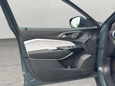 2025 Chevrolet Trax FWD 4dr LT